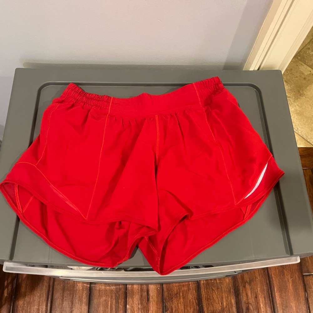 lulu hottie hot shorts red size 8 4in inseam